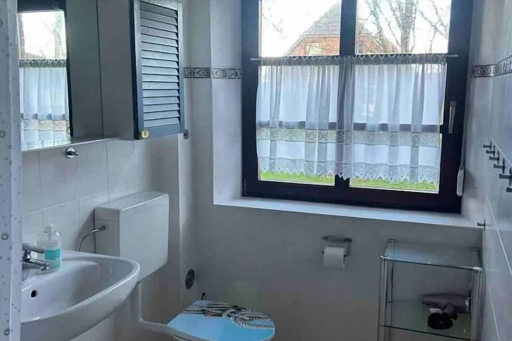 Ganze Wohnung, Reetdach-App. \"Landhus achter de Kark - Stüerboord\" in Poppenbüll für 2 Personen in Poppenbüll, Eiderstedt