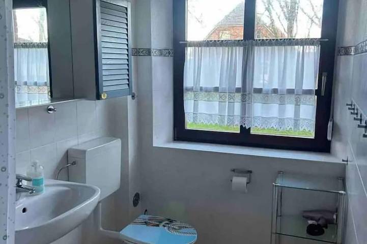 Ganze Wohnung, Reetdach-App. \"Landhus achter de Kark - Stüerboord\" in Poppenbüll für 2 Personen in Poppenbüll, Eiderstedt