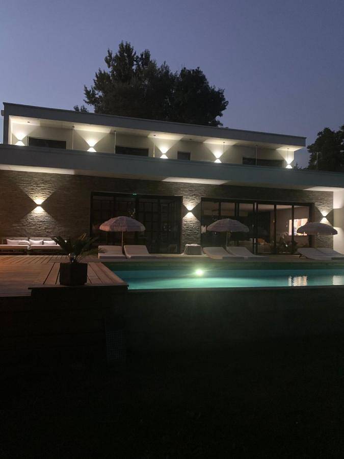 Location de vacances pour 8 personnes, avec jardin ainsi que piscine et vue à Léognan - 4