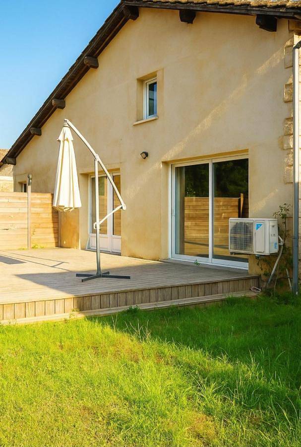 Gîte pour 6 personnes, avec Jacuzzi ainsi que Terrasse et Jardin à Saint-Médard-de-Guizières - 4