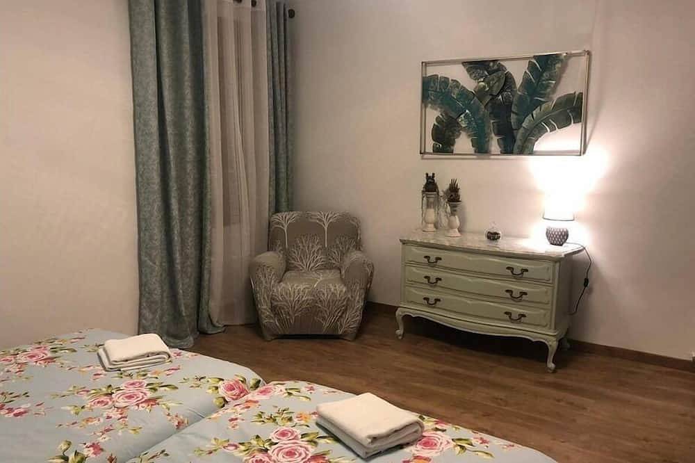 Entire apartment, 3-bedroom apartment in charming Soria with Wifi in Soria, Soria Province