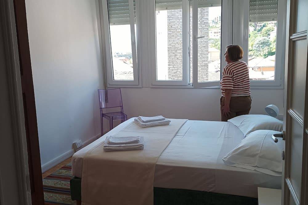 Ganze Wohnung, Lake Orta Sofia Penthouse in Omegna, Ortasee