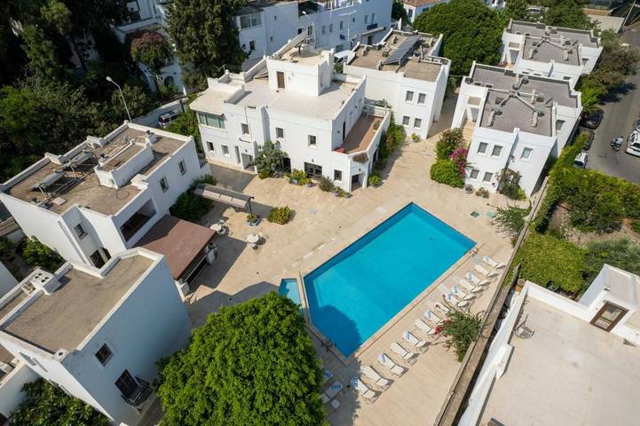 Hôtel pour 2 personnes, avec piscine et vue ainsi que bassin pour enfant et jardin