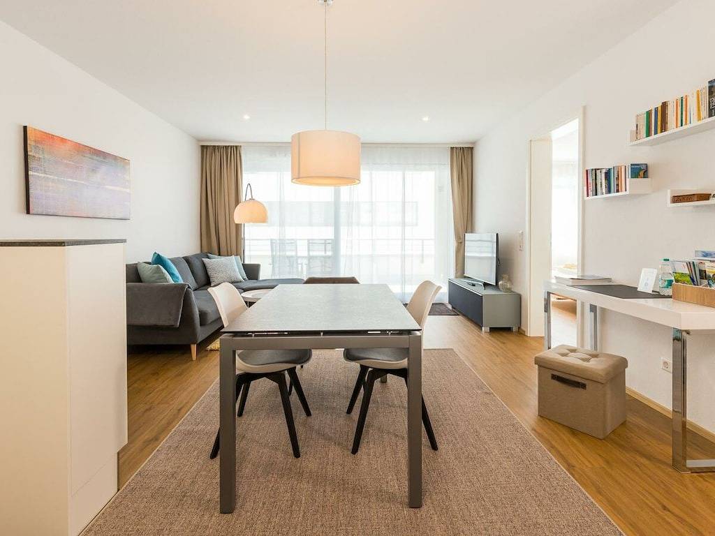 Wohnung in Überlingen mit Schwimmbecken in Überlingen, Region Bodensee-Oberschwaben