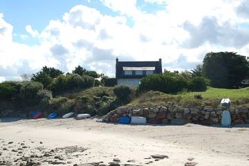 Gîte pour 6 personnes, avec jardin ainsi que sauna et terrasse dans Plage Du Billou Santec