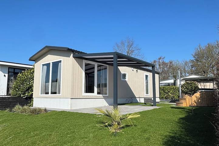 Ferienhaus für 6 Personen, mit Whirlpool und Garten