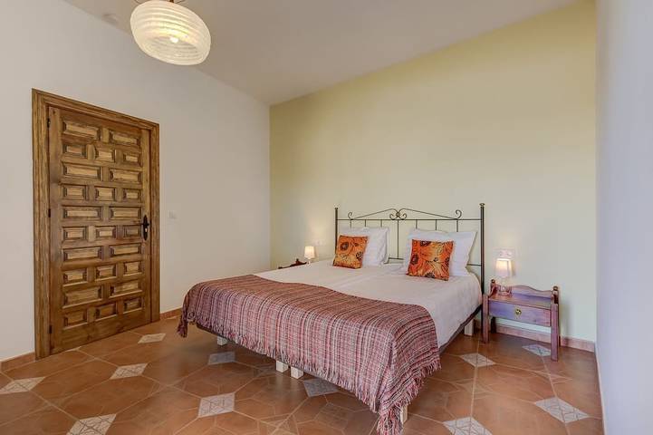 Gîte pour 6 personnes, avec jardin ainsi que piscine et jacuzzi à Albox - 2