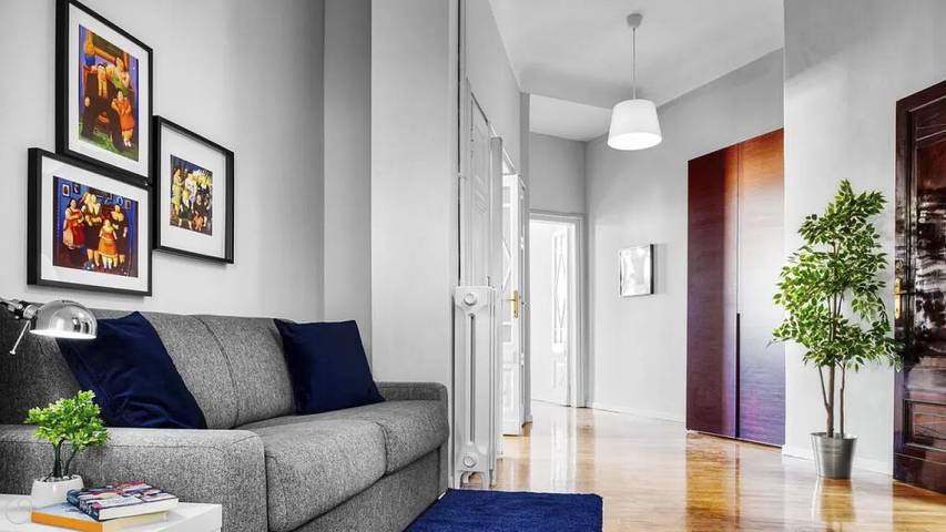 Holiday rental for 8 people, with balcony in Milan