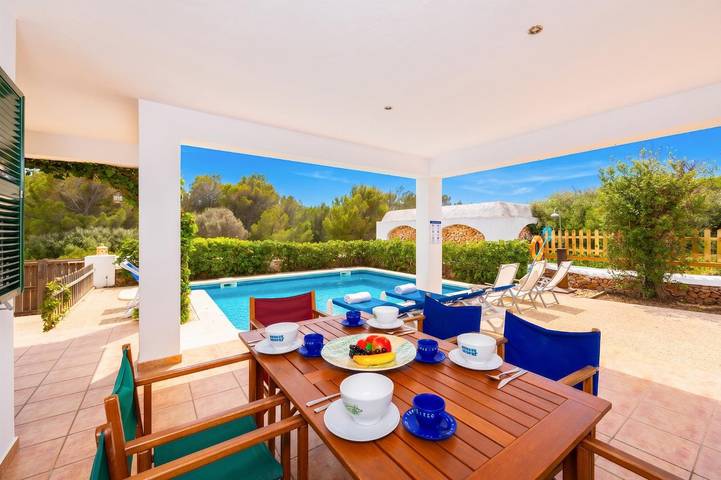 Chalet para 8 personas con terraza in Coves Noves, Es Mercadal