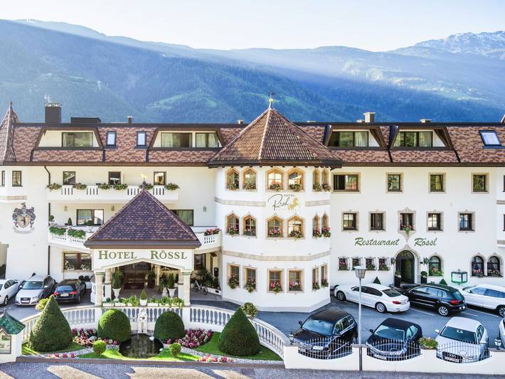 Hotel für 4 Personen, mit Ausblick und Balkon sowie Garten - 1