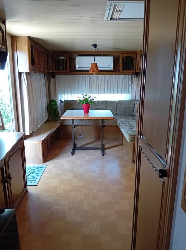 Caravane pour 2 personnes, avec piscine et jardin en Camargue - 2