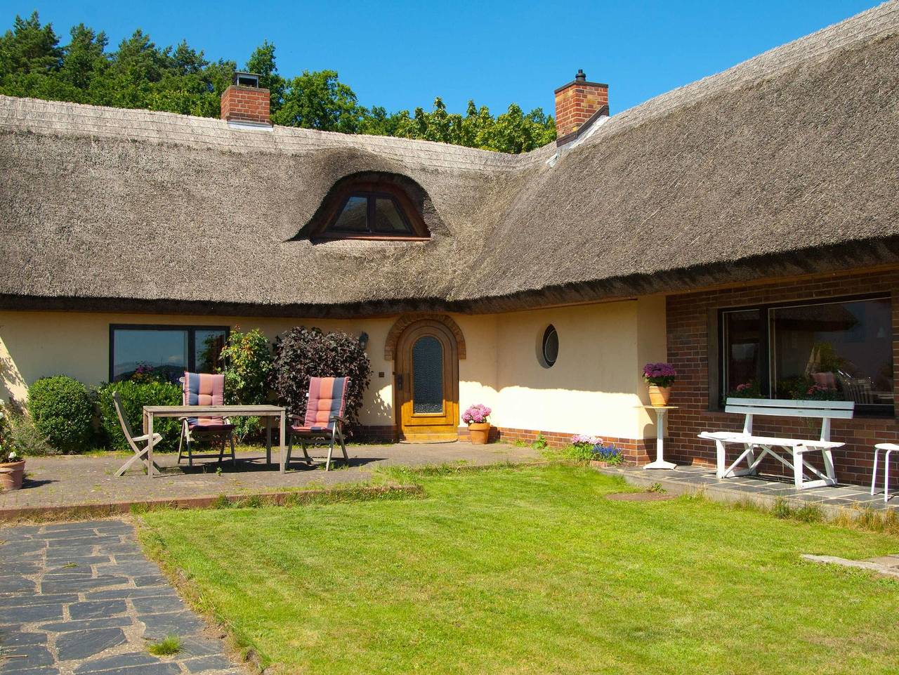 Ganze Ferienwohnung, Bernstein im  Reetdachhaus Ruhe mit tollem Seeblick - Bernstein im  Reetdachhaus  Ruhe und mit tollem Seeblick in Selliner See, Sellin