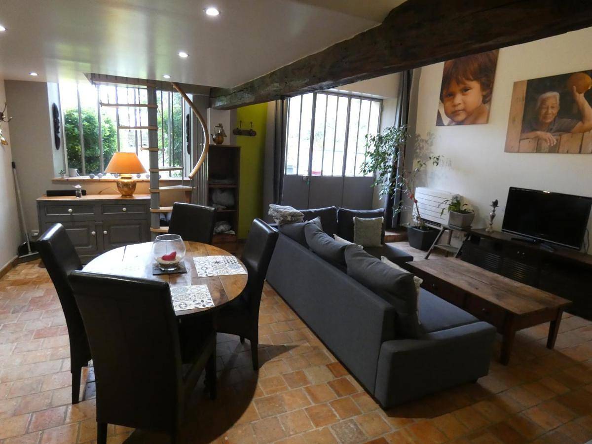 La Closerie Dauvilliers in Roinville, Essonne