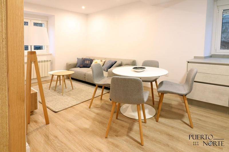 Apartamento entero, One-Bedroom Apartment in Puerto de Vega, Navia
