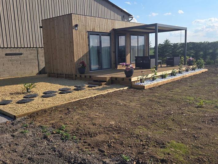 Location de vacances pour 2 personnes, avec jardin ainsi que vue et terrasse dans Ognes - 2