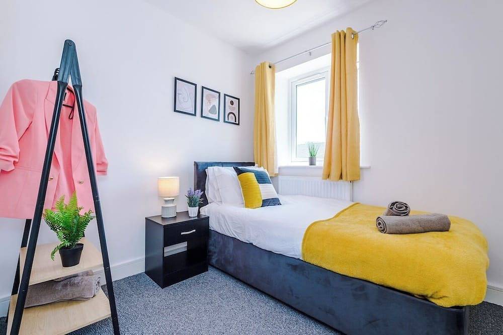 4 Bdr House By Eason Stays Short Lets St Helens in St Helens, Nordwestengland