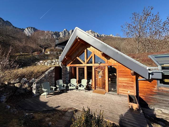 Gîte pour 4 personnes, avec Terrasse ainsi que Jardin et Vue à Saint-Bernard