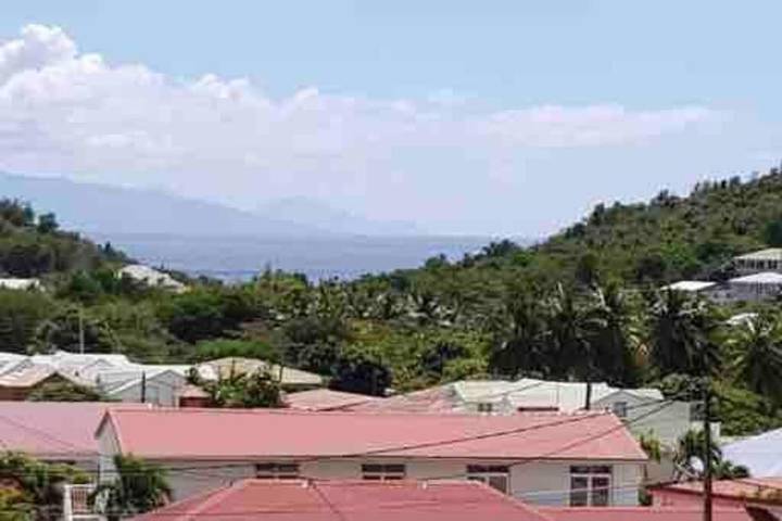 Gîte pour 4 personnes, avec balcon ainsi que jacuzzi et jardin à Terre-de-Bas - 3