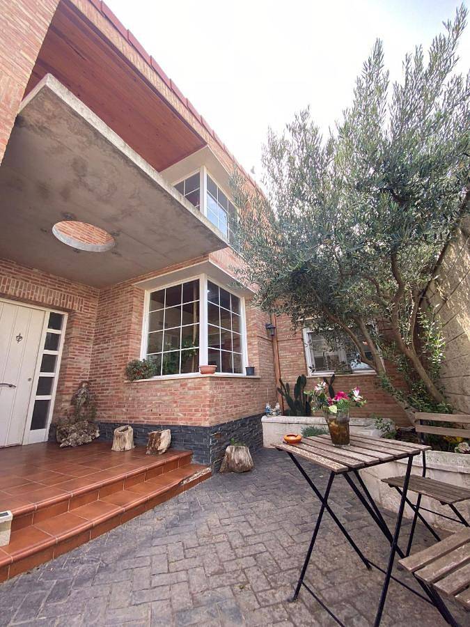 Casa de vacaciones para 10 personas, con jardín además de vistas y piscina, Se admiten mascotas en Aragón - 2