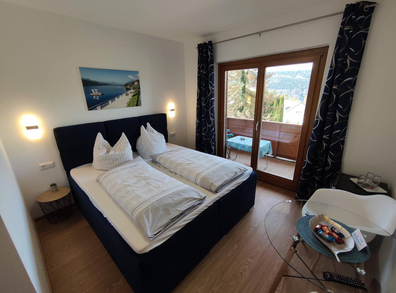 Doppelzimmer mit Südterasse (inklusive Frühstück) in Millstatt, Bezirk Spittal an der Drau