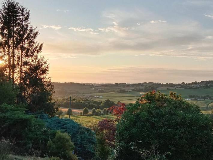 Chambre d’hôte pour 2 personnes, avec Terrasse ainsi que Jardin et Vue à Mont