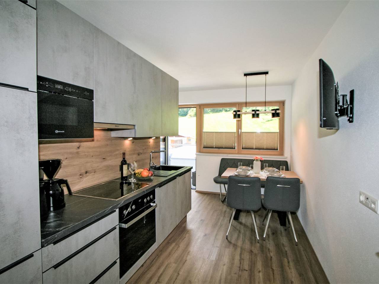 Ganze Wohnung, Vom Gerslosstein zum Rumerblick in Tuxer Alpen, Aschau im Zillertal