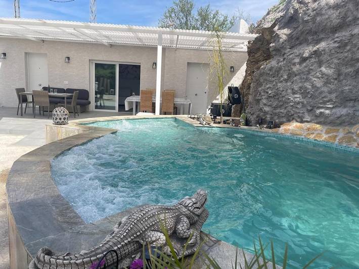 Apartamento de vacaciones para 5 personas, con terraza y jardín además de piscina y vistas - 1