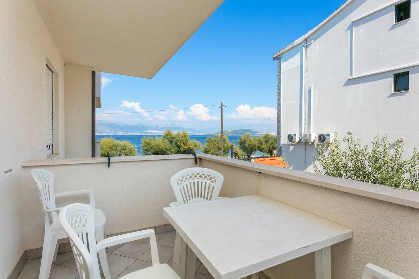 Ganze Wohnung, 1-Zimmer-Ferienwohnung am Strand Slatine, Ciovo A-23332-b in Slatine, Ciovo