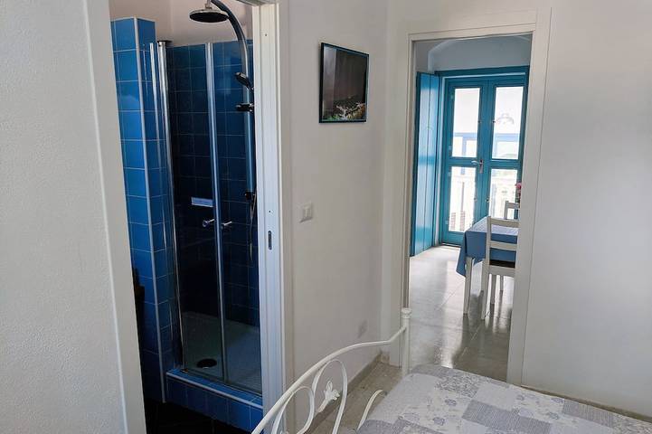 Wunderschönes Haus im mediterranen Stil am Meer mit eigener Terrasse am Gargano in Piana di Mattinata, Mattinata