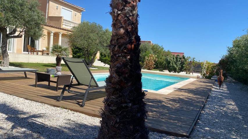 Maison de vacances pour 6 personnes, avec Balcon et Terrasse ainsi que Jardin et Piscine