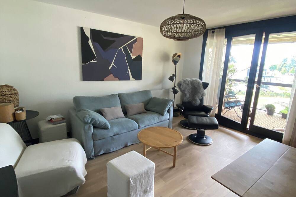 Ganze Wohnung, Superb apartment in small harbor with lake and marina views. in Aix-les-Bains, Chambéry und Umgebung