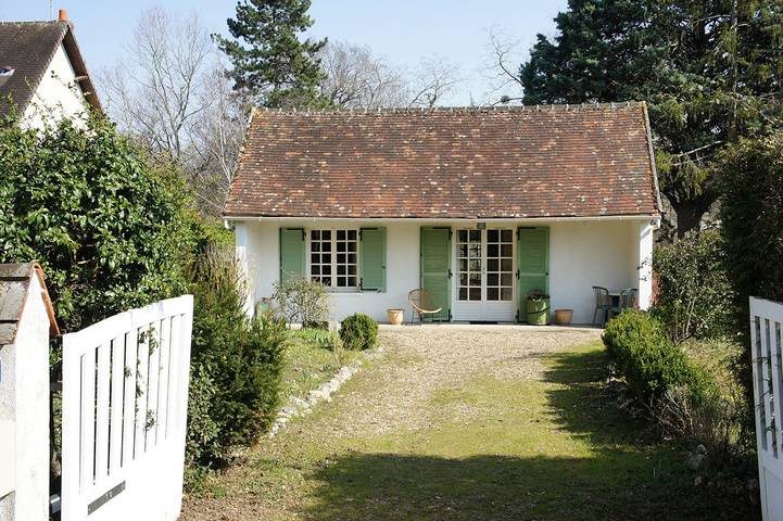 Gîte pour 4 personnes, avec terrasse ainsi que piscine et jardin à Chaumont-sur-Loire