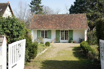 Gîte pour 4 personnes, avec jardin ainsi que piscine et terrasse dans le Loir-et-Cher