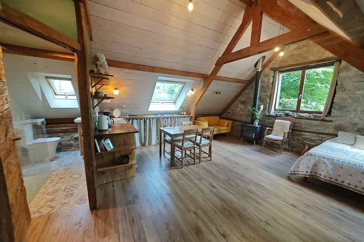 Location de vacances pour 2 personnes à Ercé - 2