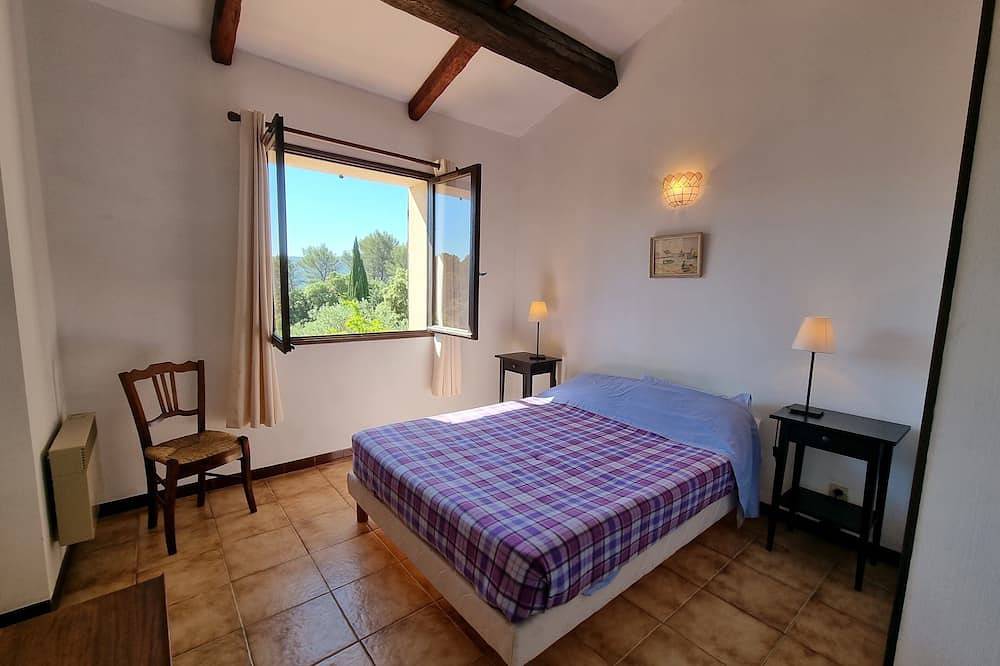 Villa with pool in the heart of olive groves in Pignans, Región Brignoles