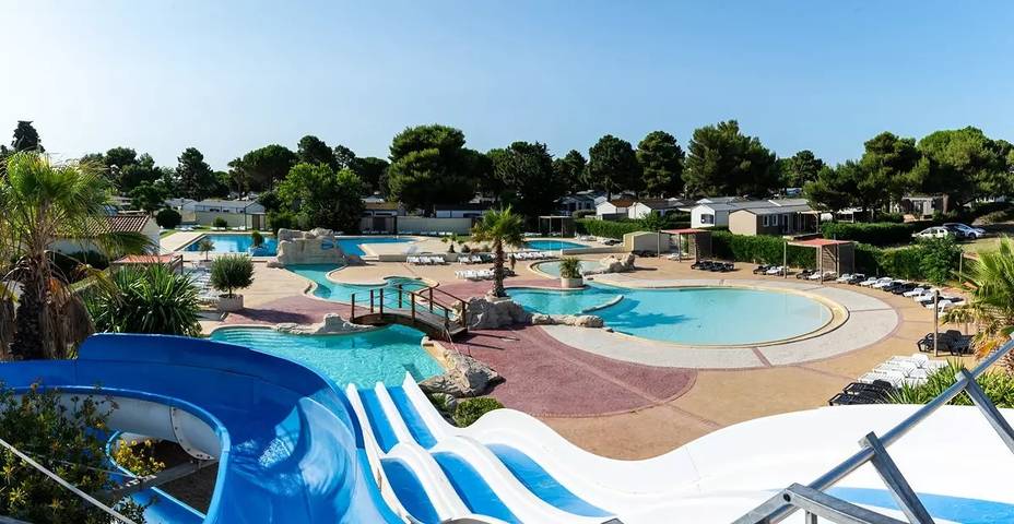 Chalet pour 4 personnes, avec Terrasse et Piscine