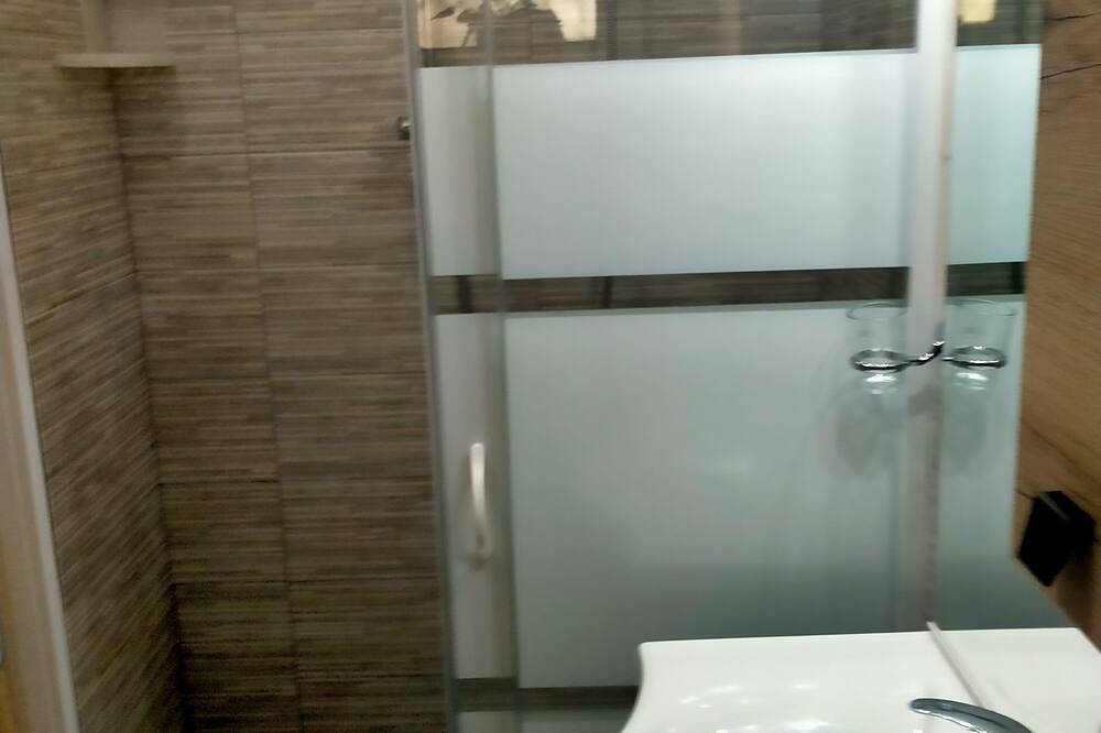 Appartamento intero, Appartamento piano terra di un villino privato centrale a pochi minuti dal mare in Montesilvano, Provincia di Pescara