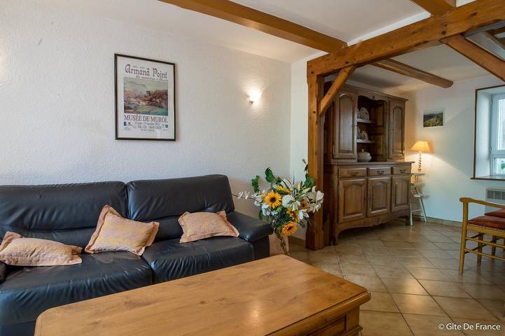 Gîte pour 9 personnes, avec jardin, animaux acceptés à Chambon-sur-Lac - 3