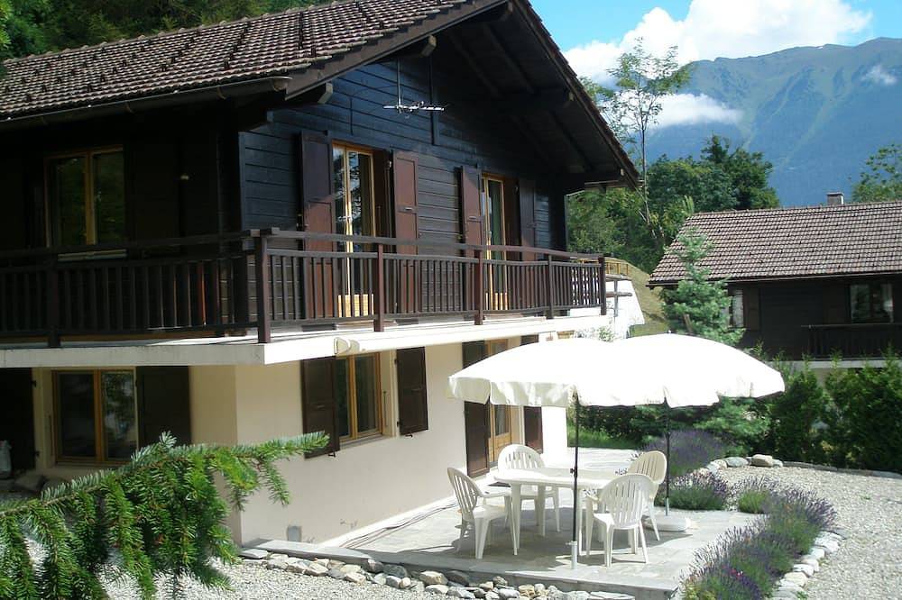 Salvan/Les Marécottes: Blick auf die Berge - Garten, Terrasse- Ski und Wandern in Salvan, Martigny - Val de Bagnes & Umgebung