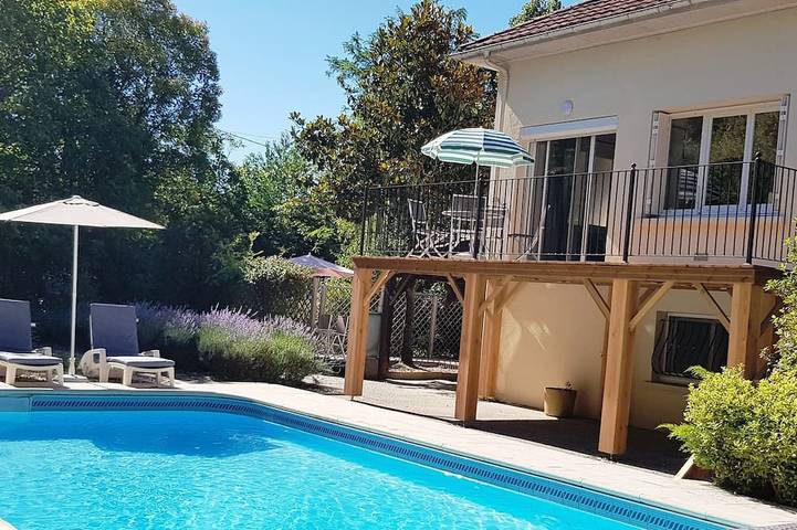 Cottage pour 4 personnes, avec balcon et jardin à Cancon