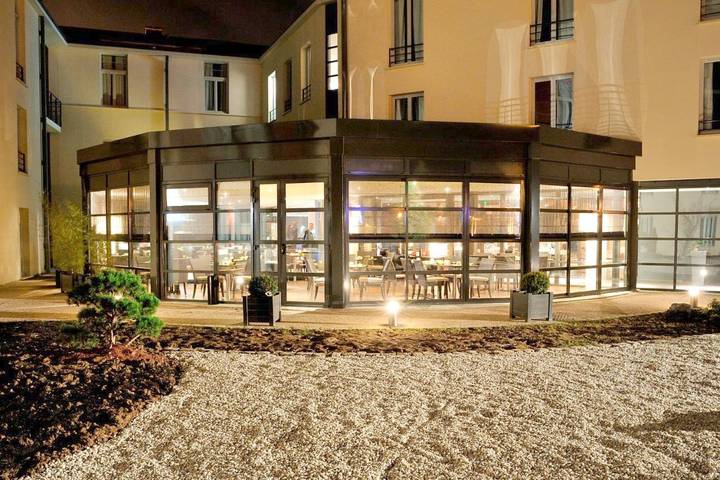 Hôtel pour 3 personnes, avec jardin à Ferrières-en-Brie - 2