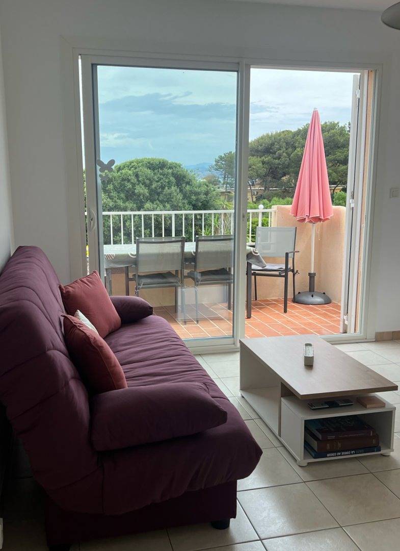Appartement entier, Appartement L'Île-Rousse, les pieds dans l’eau in L'Île-Rousse, Région de Calvi