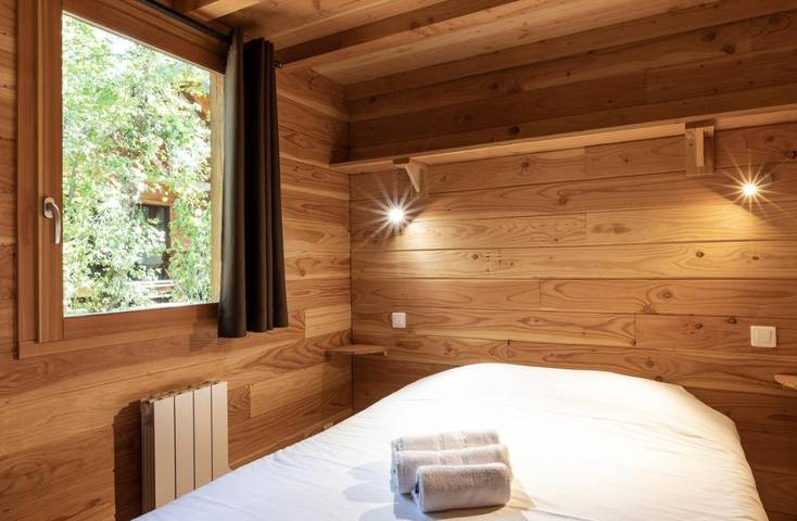 Parc de vacances pour 7 personnes, avec sauna et terrasse ainsi que piscine et jacuzzi à Dieulefit - 3