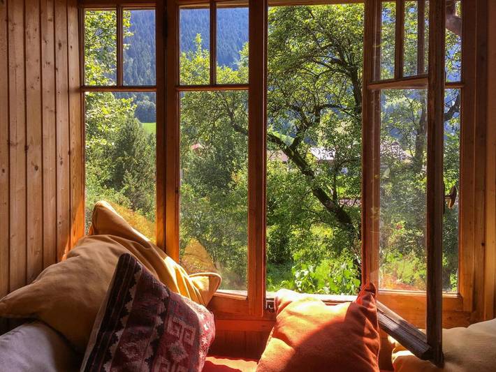 Gîte pour 5 personnes, avec vue et jardin, animaux acceptés à Rougemont