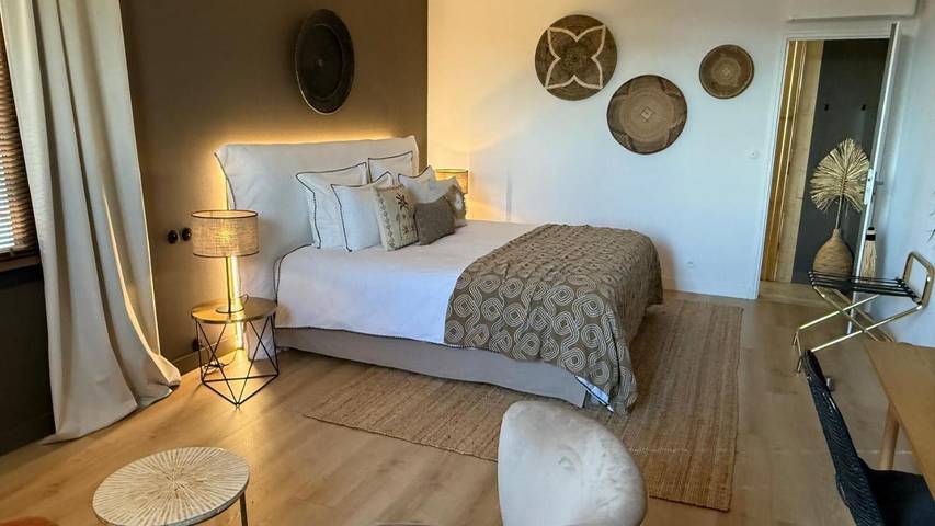 Chambre d’hôte pour 2 personnes, avec vue et piscine ainsi que jardin et terrasse à Fronsac - 4