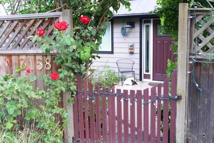 Chambre d’hôte pour 3 personnes, avec jacuzzi et sauna ainsi que piscine et jardin, adapté aux familles - 1