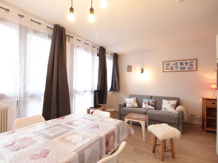 Gîte pour 5 personnes, avec balcon dans Office De Tourisme Des Carroz - 2