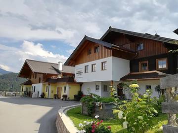 Bauernhof für 12 Personen, mit Ausblick und Garten in Flachau