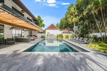 Villa für 10 Personen in Phuket, Thailand, Bild 1