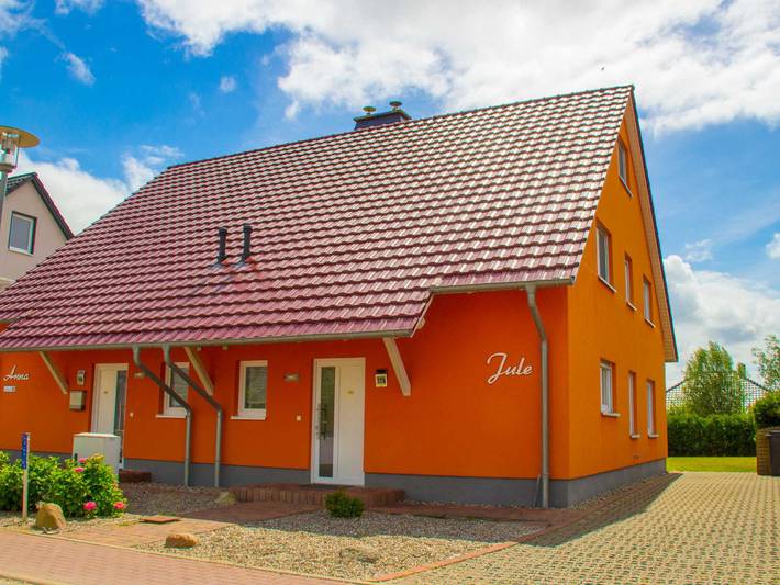 Ferienhaus für 8 Personen, mit Terrasse und Garten sowie Sauna in Nienhagen